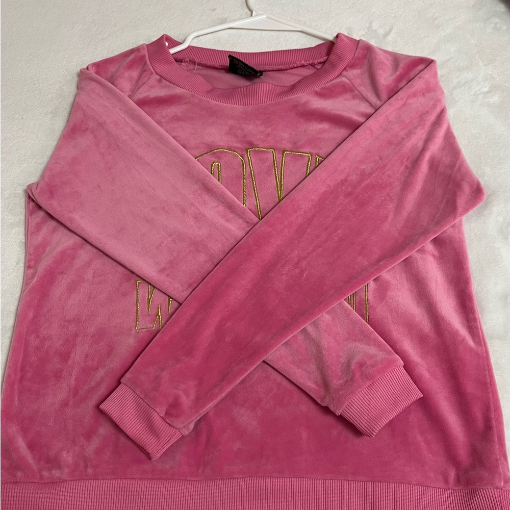 dELiA*s Sweatshirt with Gold Lettering